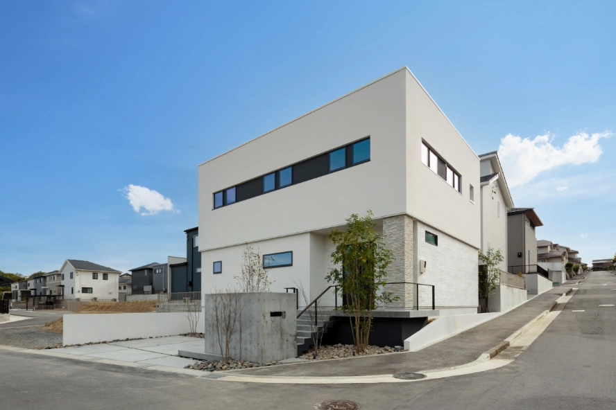 例 2）電線除去・電柱除去・青空合成・不用物除去 AFTER