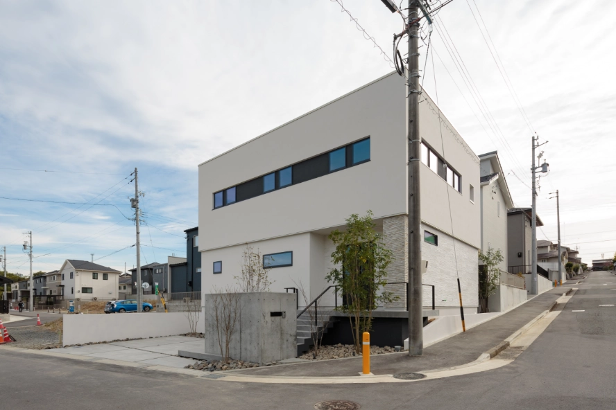 例 2）電線除去・電柱除去・青空合成・不用物除去 BEFORE